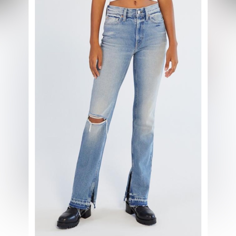 BDG Mid-rise Bootcut Jean-Distressed Light Wash Size 26